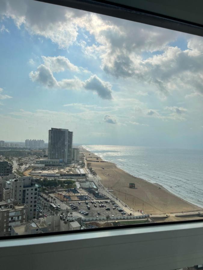 Amazing Suite On The Sea-סוויטה מדהימה על הים Бат-Ям Экстерьер фото