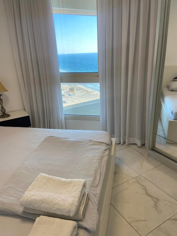 Amazing Suite On The Sea-סוויטה מדהימה על הים Бат-Ям Экстерьер фото