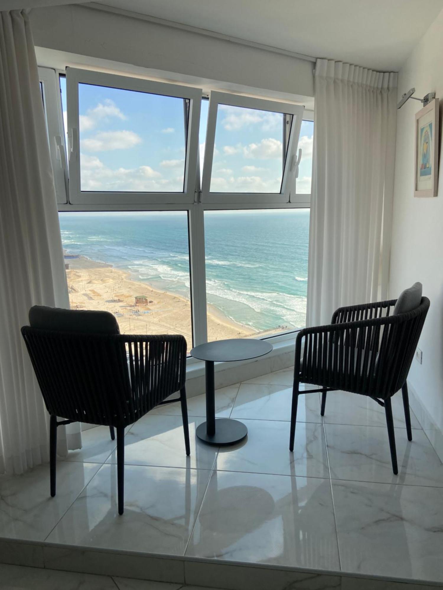 Amazing Suite On The Sea-סוויטה מדהימה על הים Бат-Ям Экстерьер фото